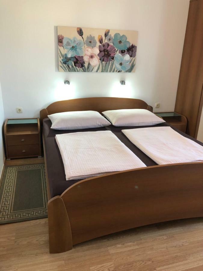 Apartment Branka Banjol Eksteriør bilde